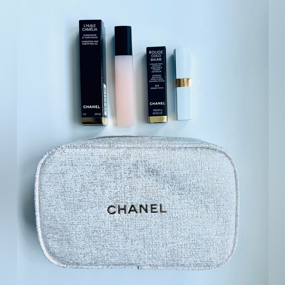 💎 CHANEL ON THE GO MOISTURE Chanel Holiday Set - Picture 3 of 6